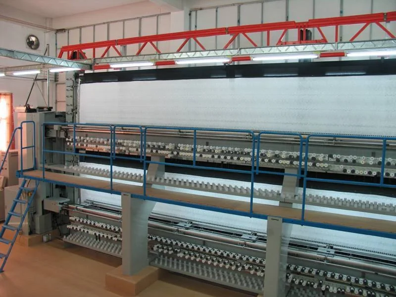 Textile production equipment suitable for tailor-made monitoring